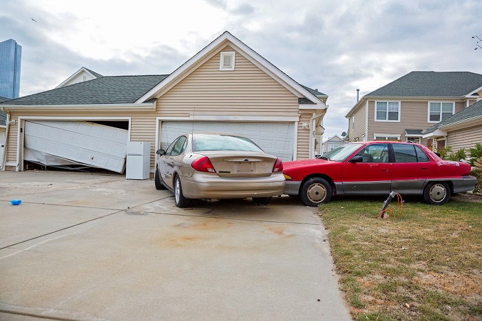 does home insurance cover garage door